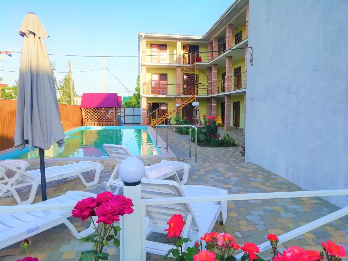 Solnechnaia Dacha Aparthotel Zatoka Exterior foto